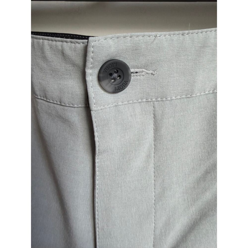 Vuori Aim Lightweight Stretch Flat Front Hiking Golf Short Sky Grey Mens Size 30 - Picture 5 of 8